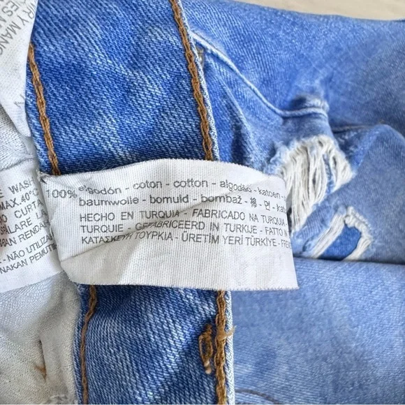 Zara Trafaluc Distressed Cut-off Blue Jean Denim Shorts Size 6 Raw Hem - Picture 4 of 6